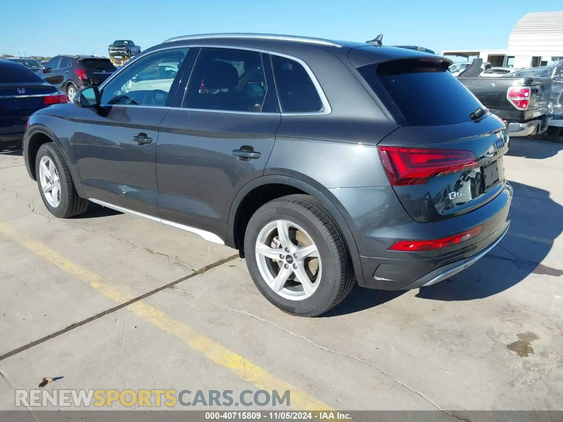 3 Photograph of a damaged car WA1AAAFY6M2005373 AUDI Q5 2021