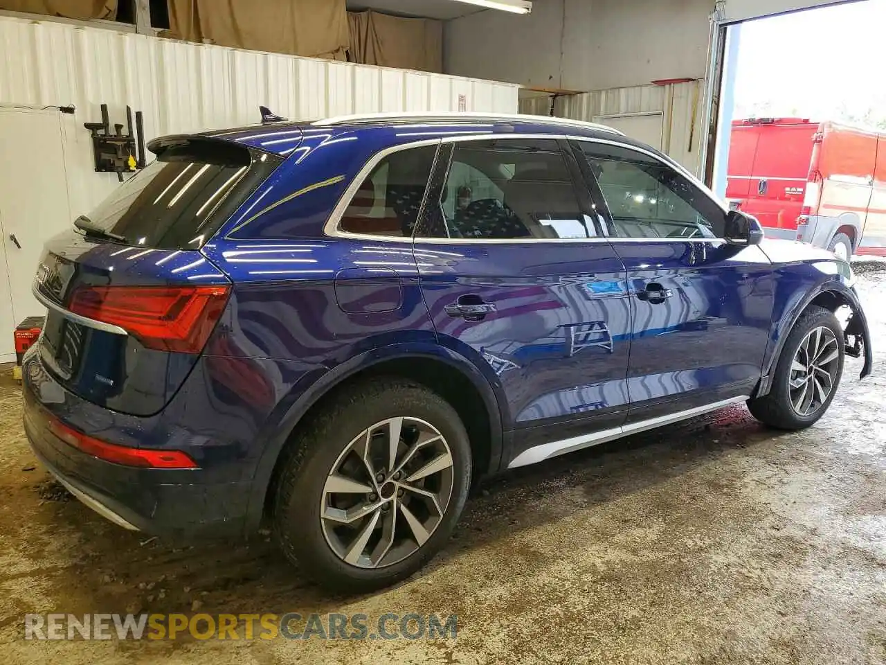 3 Photograph of a damaged car WA1AAAFY6M2070241 AUDI Q5 2021