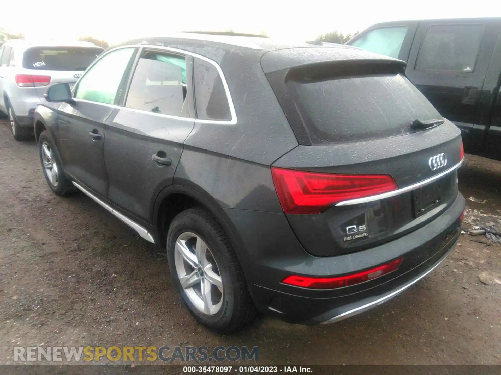 3 Photograph of a damaged car WA1AAAFY7M2013322 AUDI Q5 2021