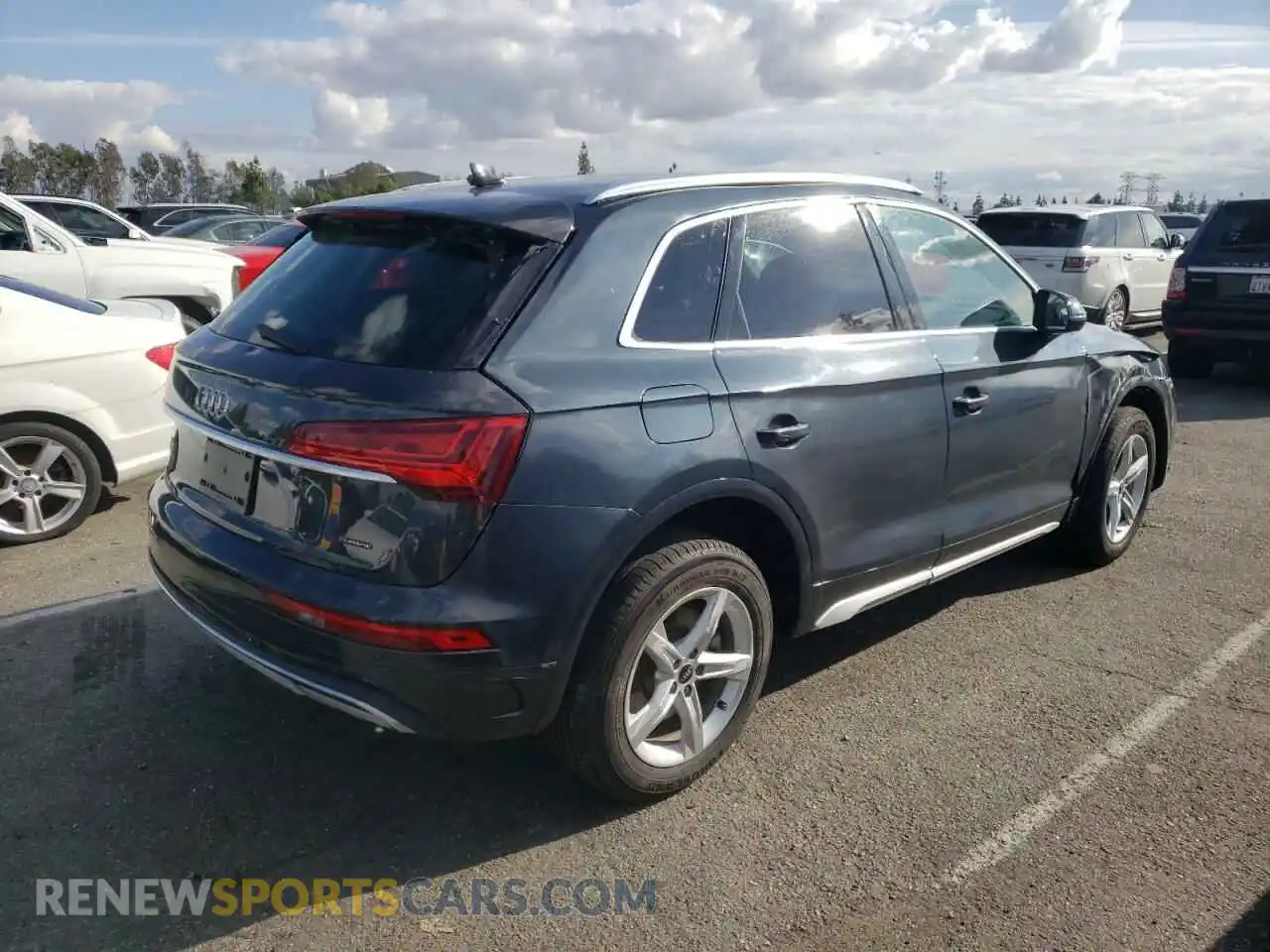 3 Photograph of a damaged car WA1AAAFY8M2005018 AUDI Q5 2021