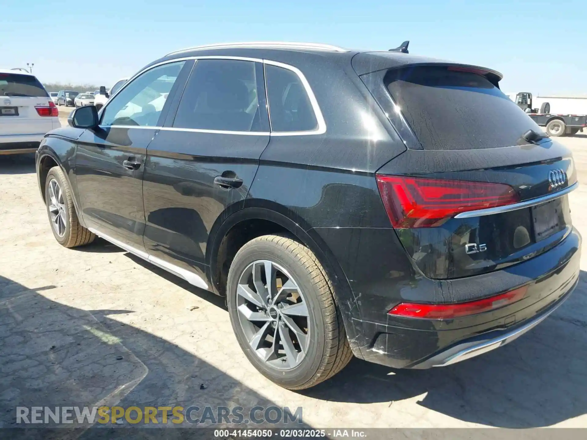 3 Photograph of a damaged car WA1AAAFY8M2126213 AUDI Q5 2021