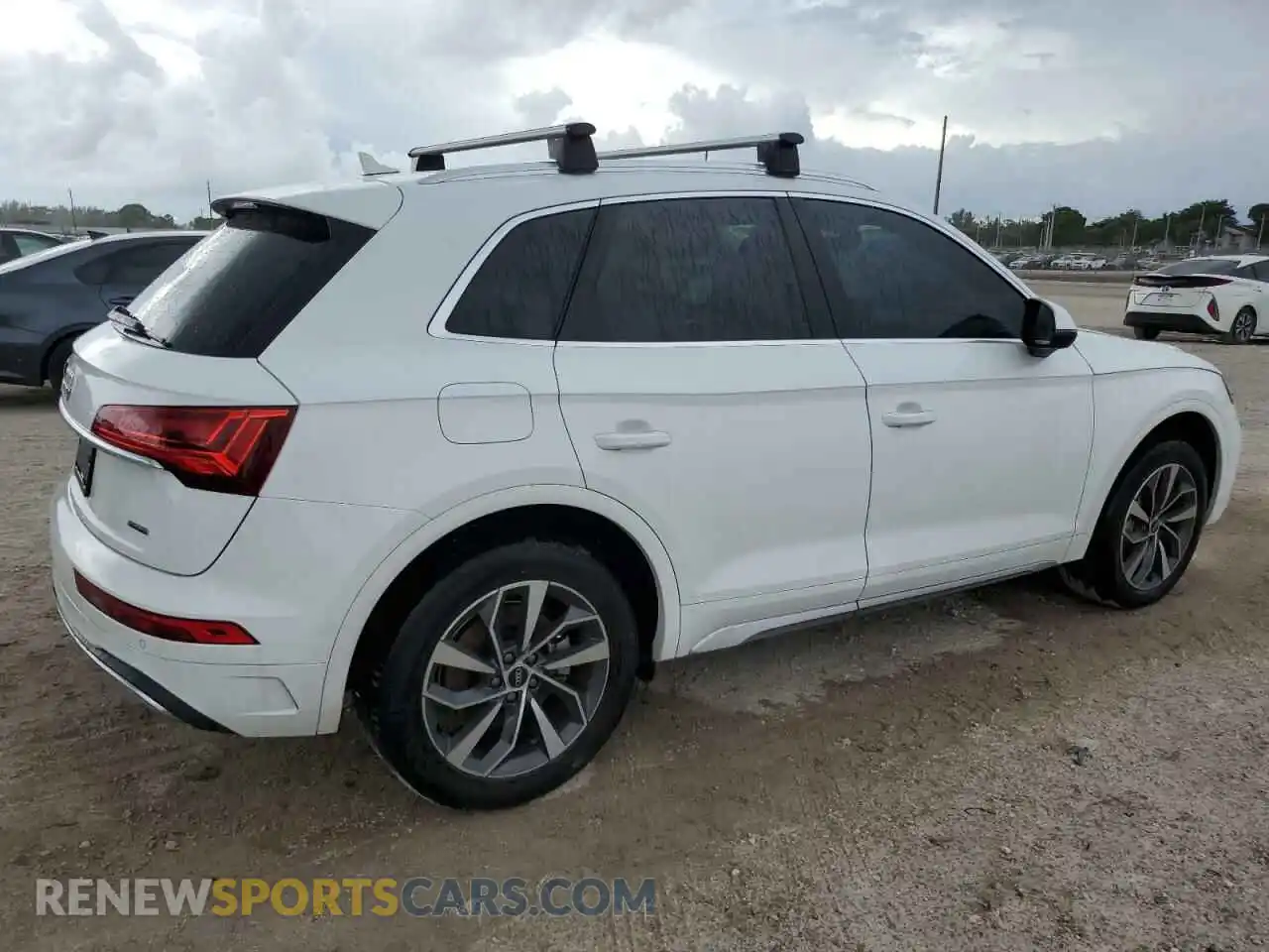 3 Photograph of a damaged car WA1AAAFY9M2032647 AUDI Q5 2021