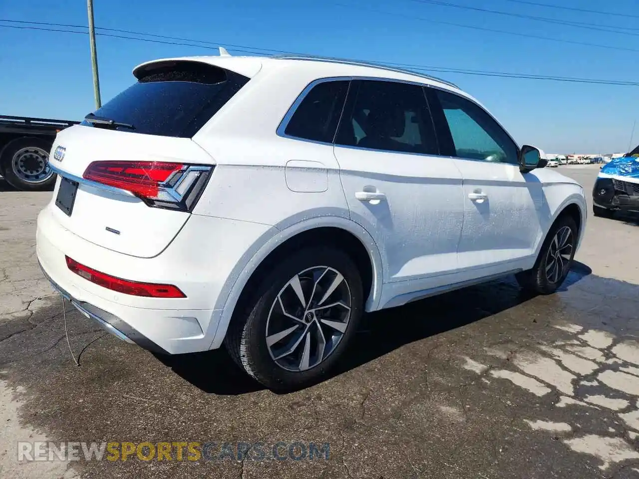 3 Photograph of a damaged car WA1AAAFYXM2075586 AUDI Q5 2021