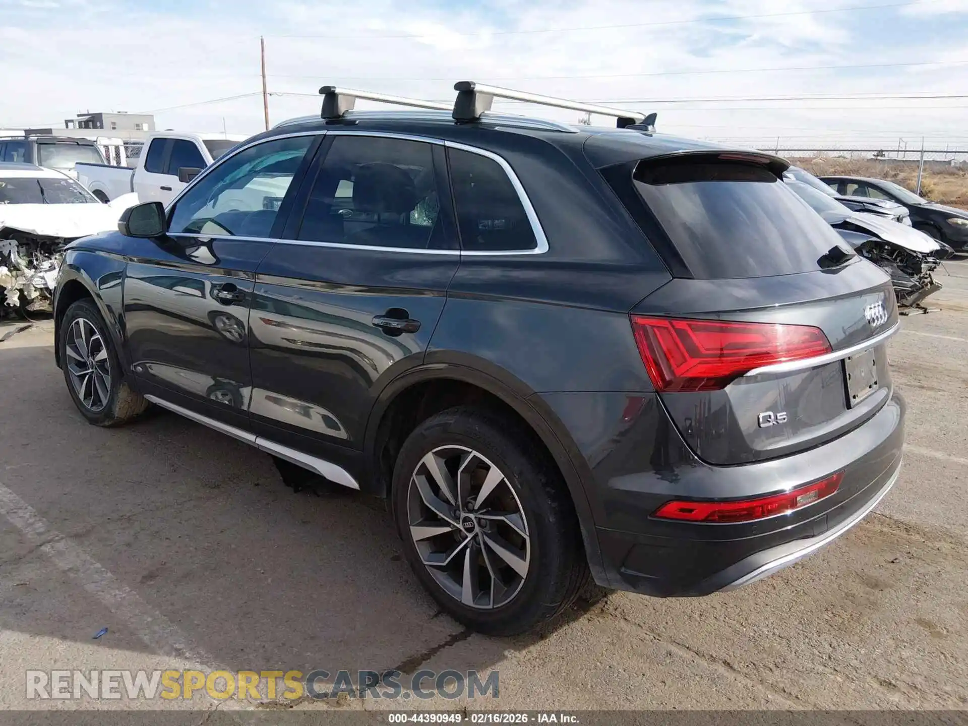 3 Photograph of a damaged car WA1BAAFY0M2013098 AUDI Q5 2021