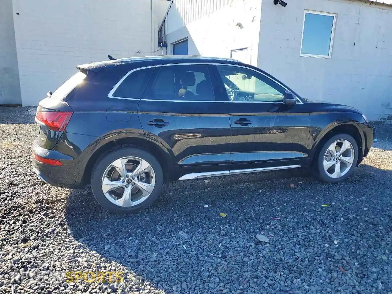 3 Photograph of a damaged car WA1BAAFY0M2088304 AUDI Q5 2021