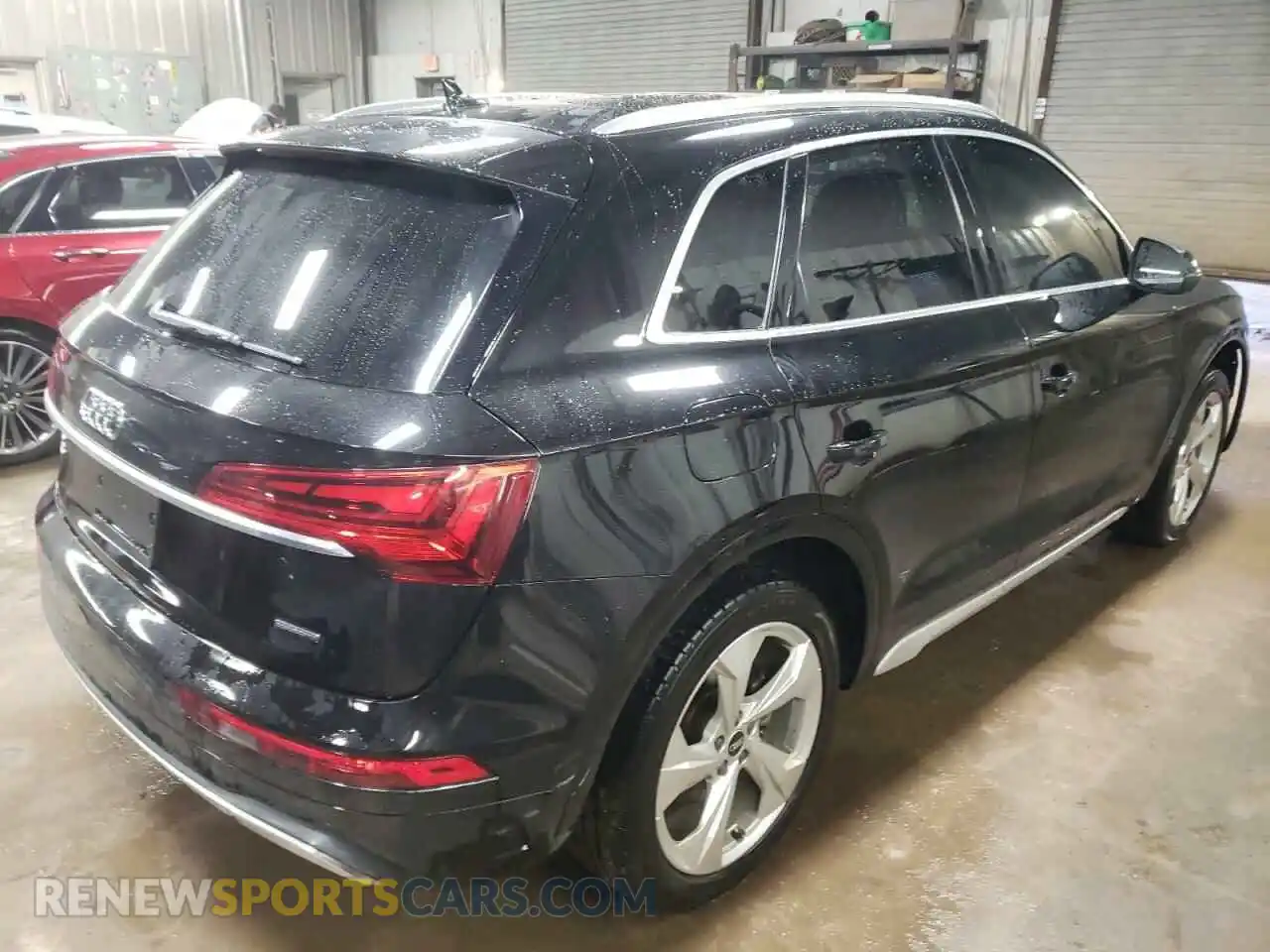 3 Photograph of a damaged car WA1BAAFY0M2110494 AUDI Q5 2021