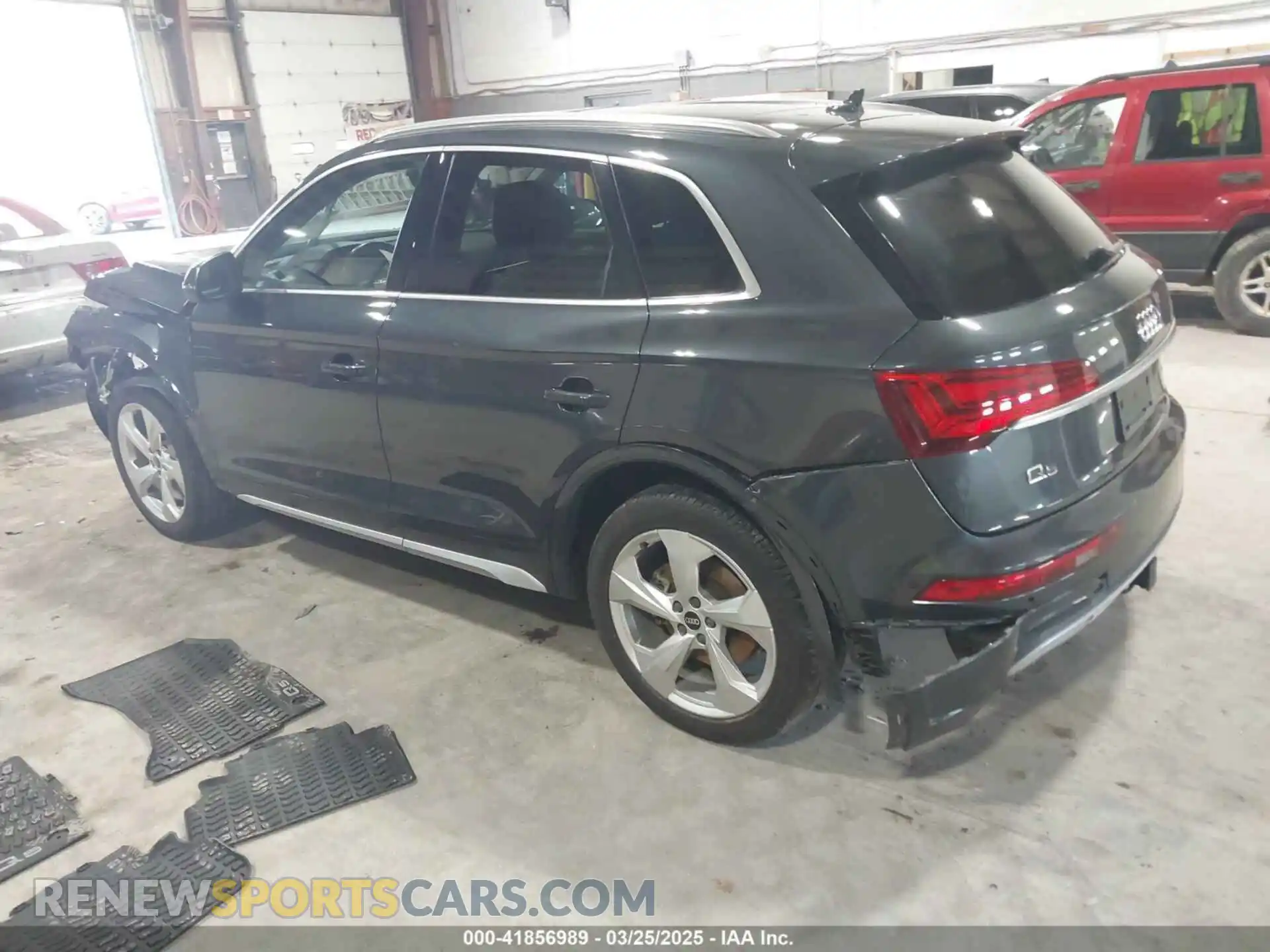 3 Photograph of a damaged car WA1BAAFY1M2003549 AUDI Q5 2021