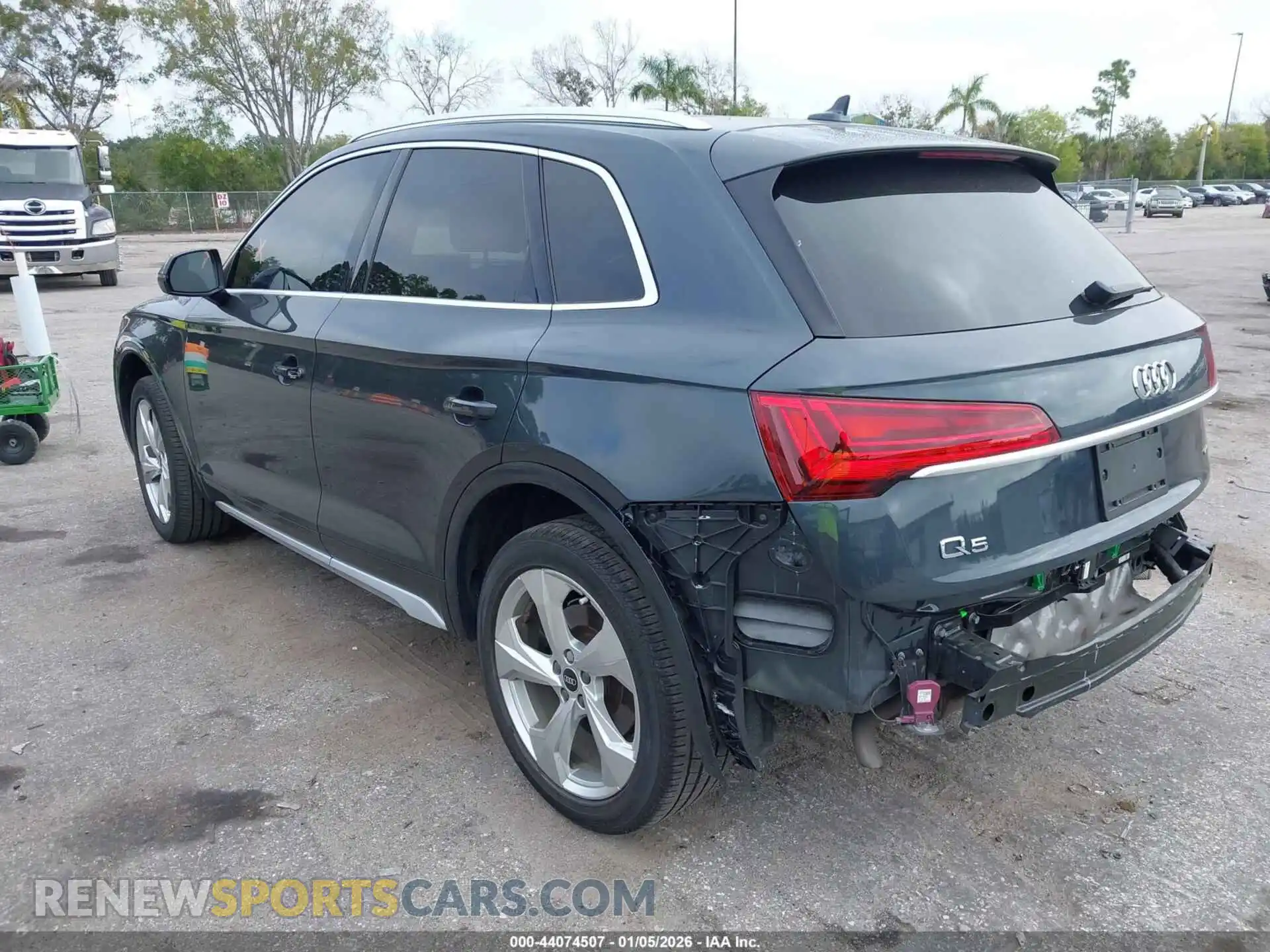 3 Photograph of a damaged car WA1BAAFY1M2015426 AUDI Q5 2021