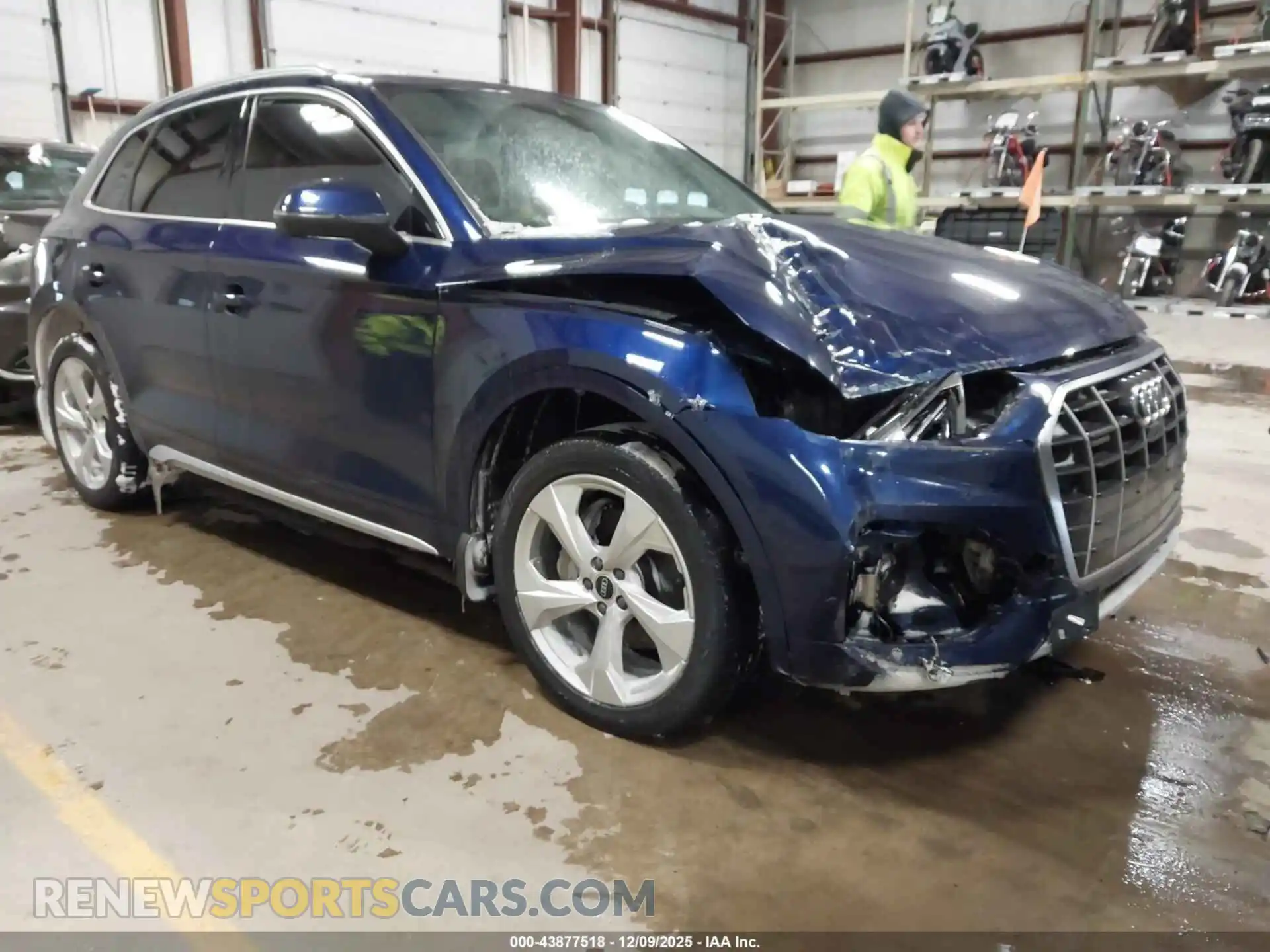 1 Photograph of a damaged car WA1BAAFY2M2013331 AUDI Q5 2021
