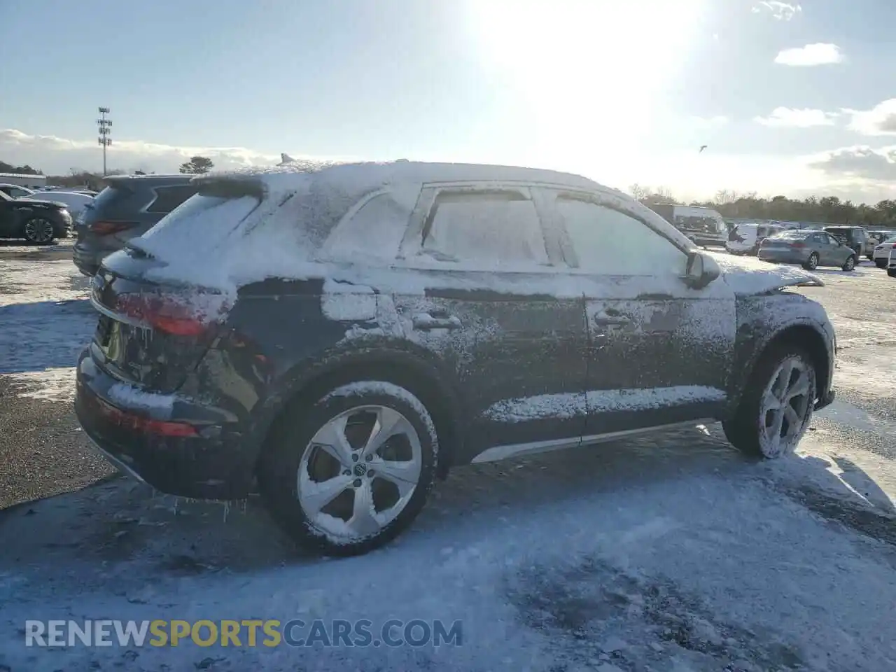 3 Photograph of a damaged car WA1BAAFY2M2104700 AUDI Q5 2021