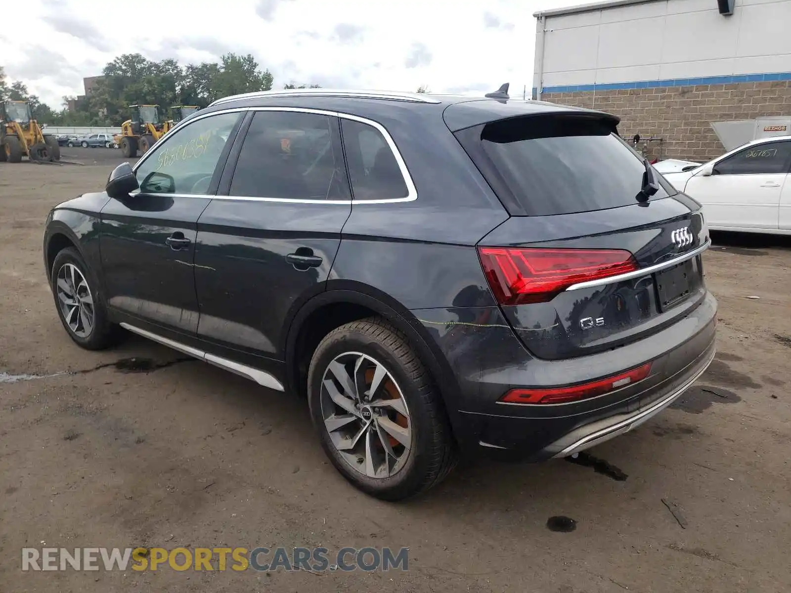 3 Photograph of a damaged car WA1BAAFY3M2008655 AUDI Q5 2021