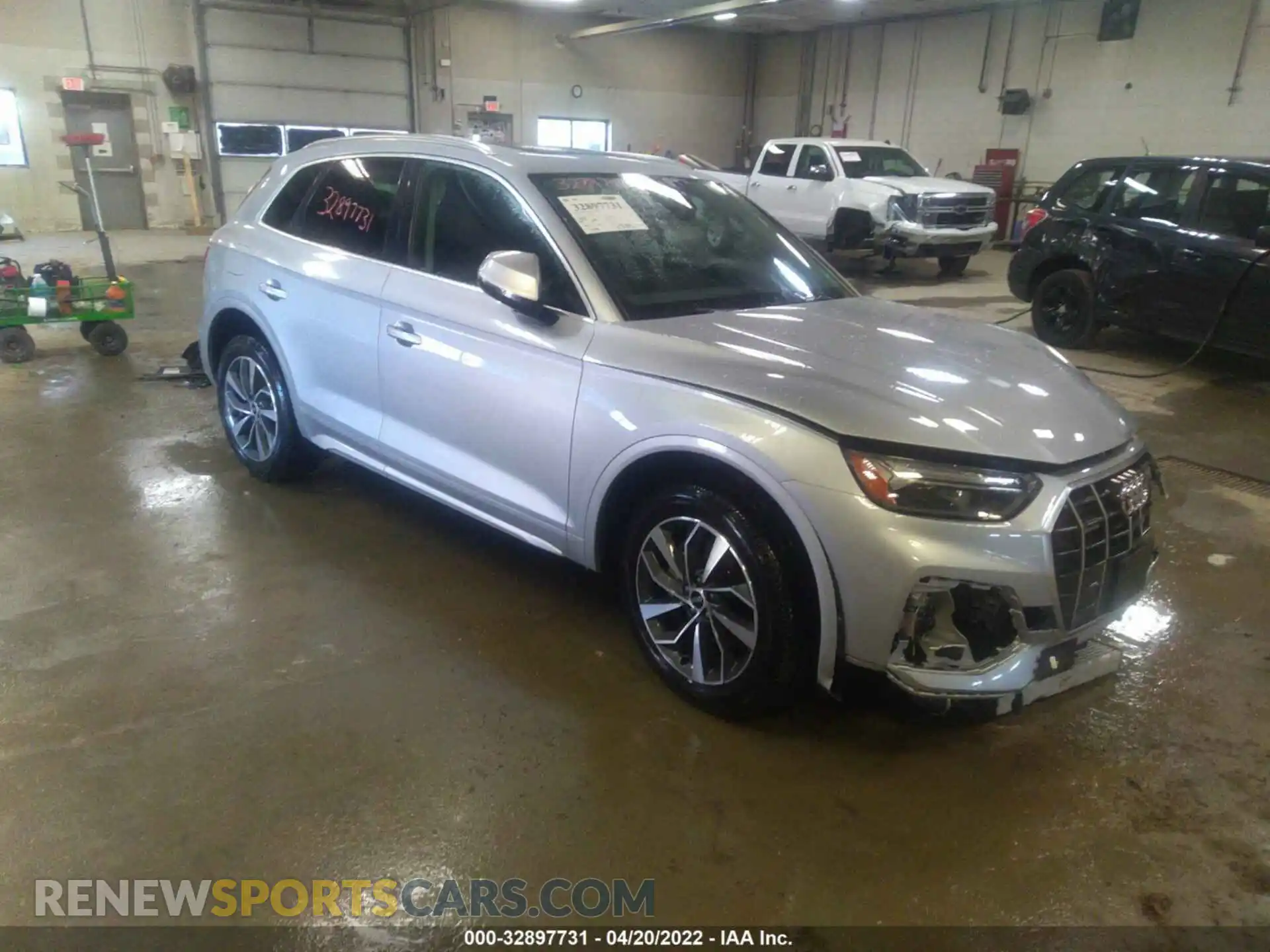 1 Photograph of a damaged car WA1BAAFY3M2025097 AUDI Q5 2021