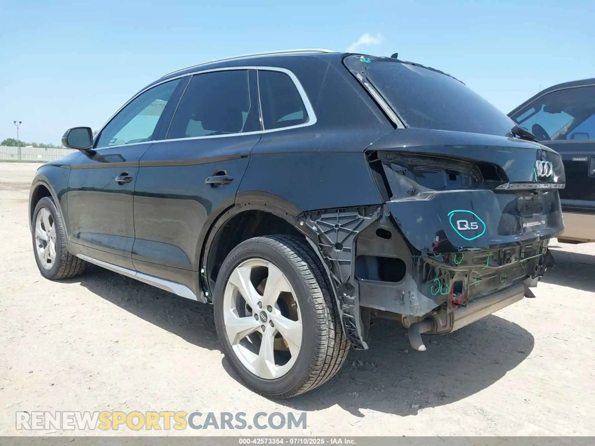 3 Photograph of a damaged car WA1BAAFY3M2100624 AUDI Q5 2021
