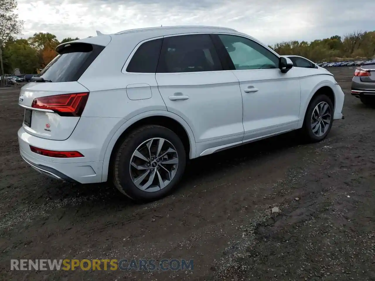 3 Photograph of a damaged car WA1BAAFY5M2018443 AUDI Q5 2021