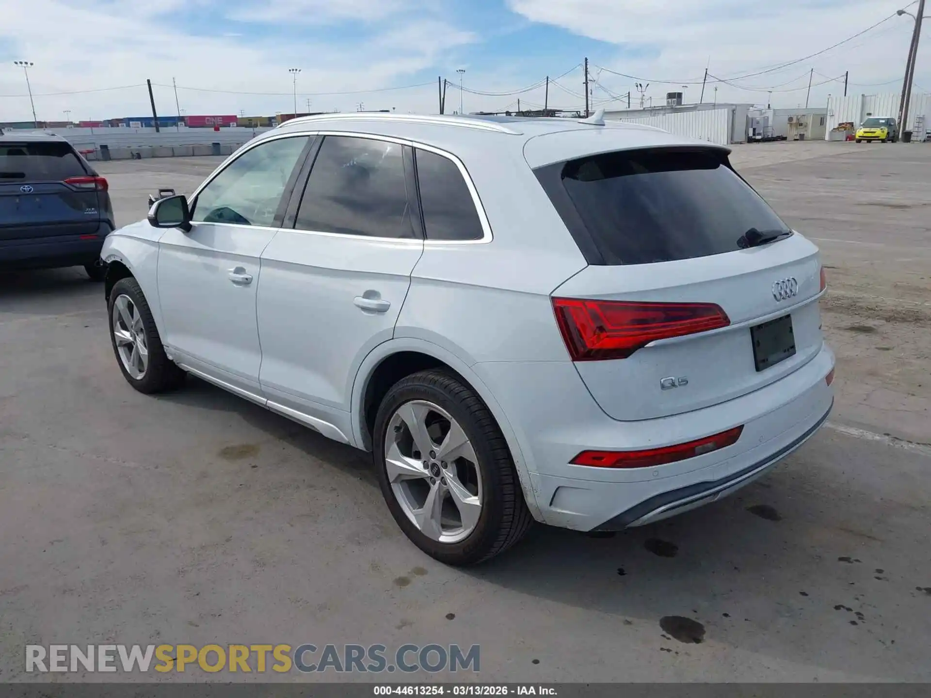 3 Photograph of a damaged car WA1BAAFY5M2020662 AUDI Q5 2021