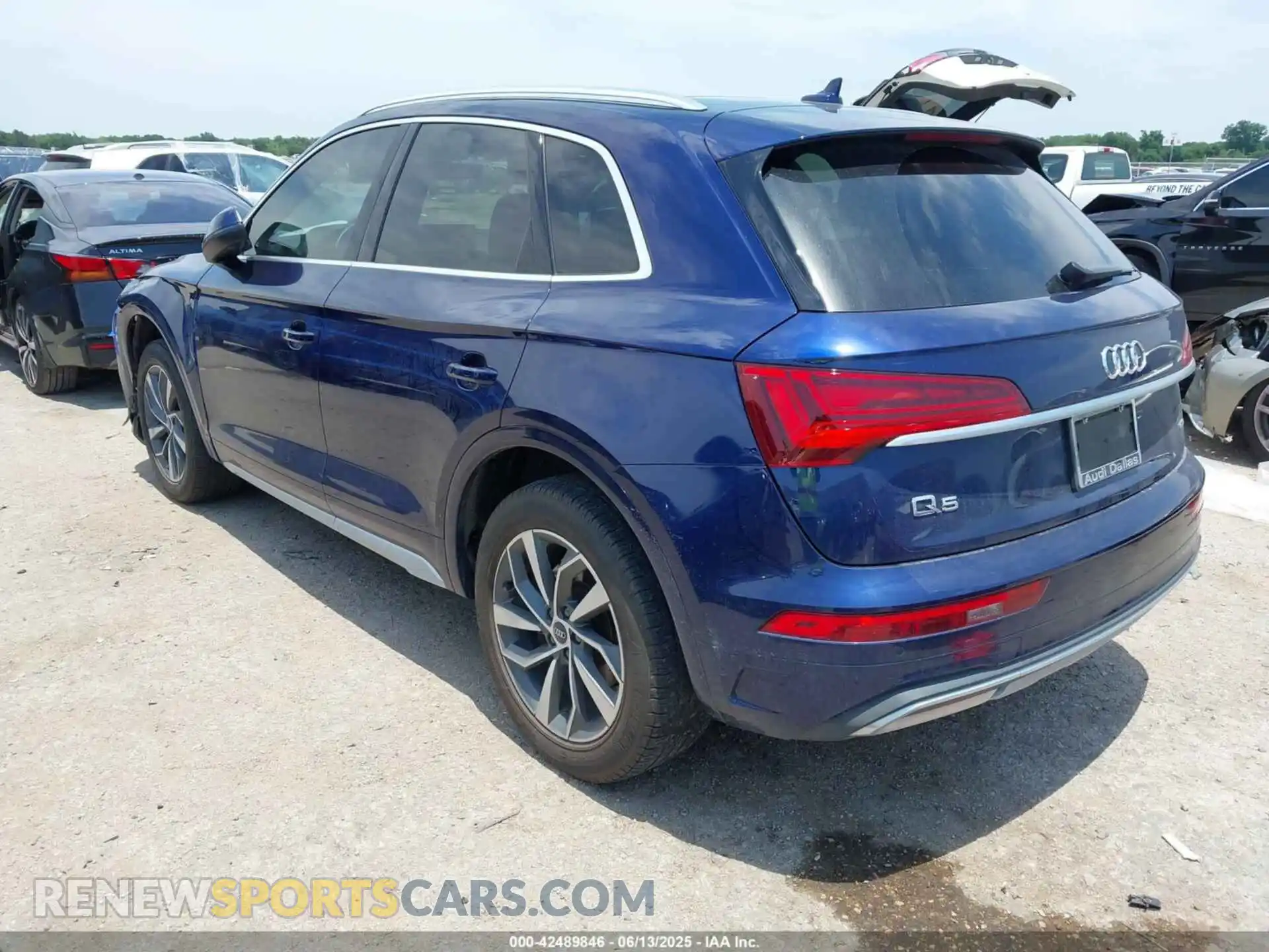 3 Photograph of a damaged car WA1BAAFY5M2060899 AUDI Q5 2021