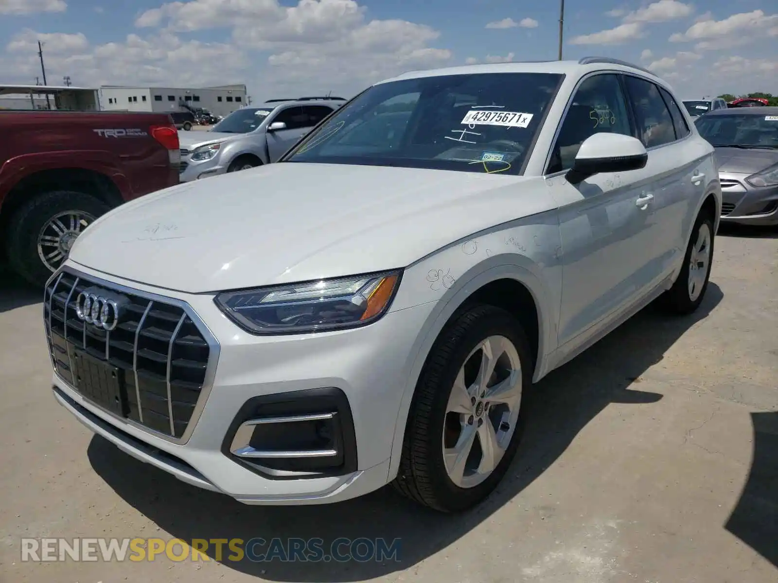 2 fotografías del automóvil dañado WA1BAAFY6M2019987 AUDI Q5 2021