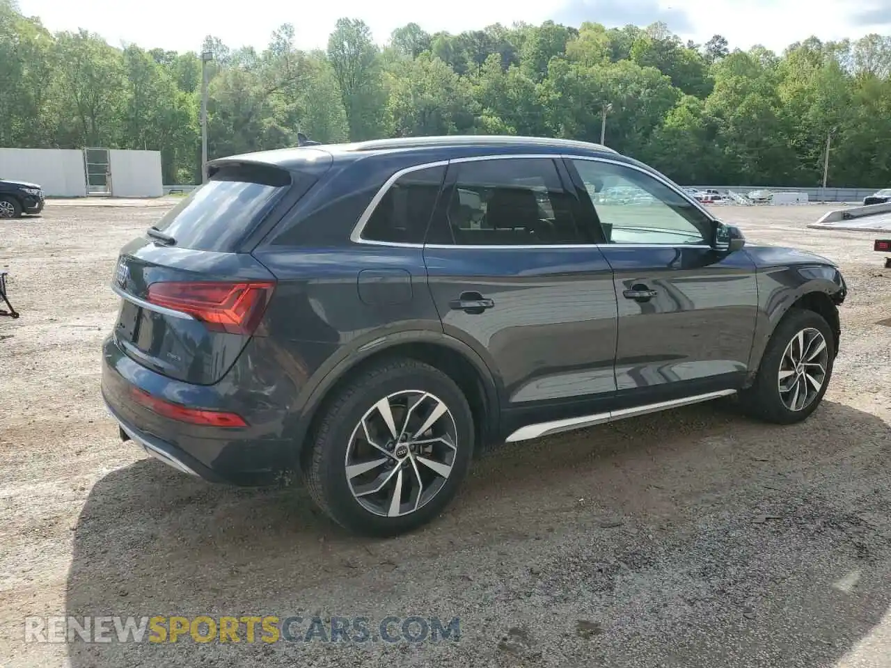 3 Photograph of a damaged car WA1BAAFY6M2065805 AUDI Q5 2021