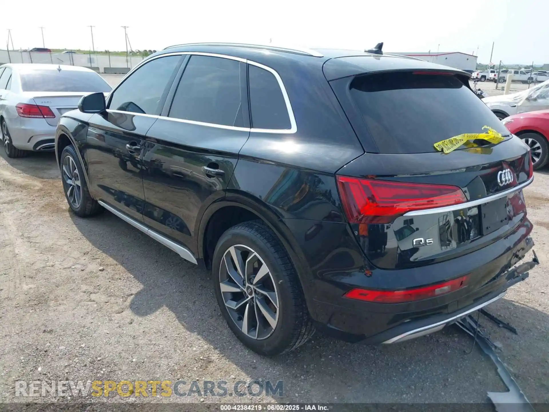 3 Photograph of a damaged car WA1BAAFY6M2127820 AUDI Q5 2021