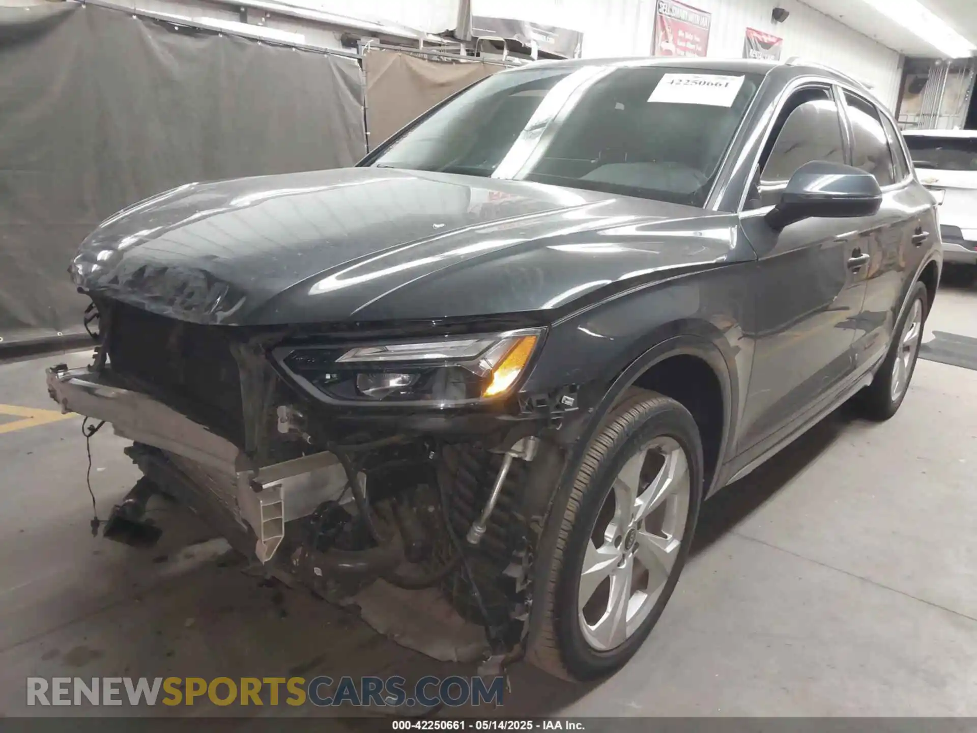 2 Photograph of a damaged car WA1BAAFY6M2130300 AUDI Q5 2021