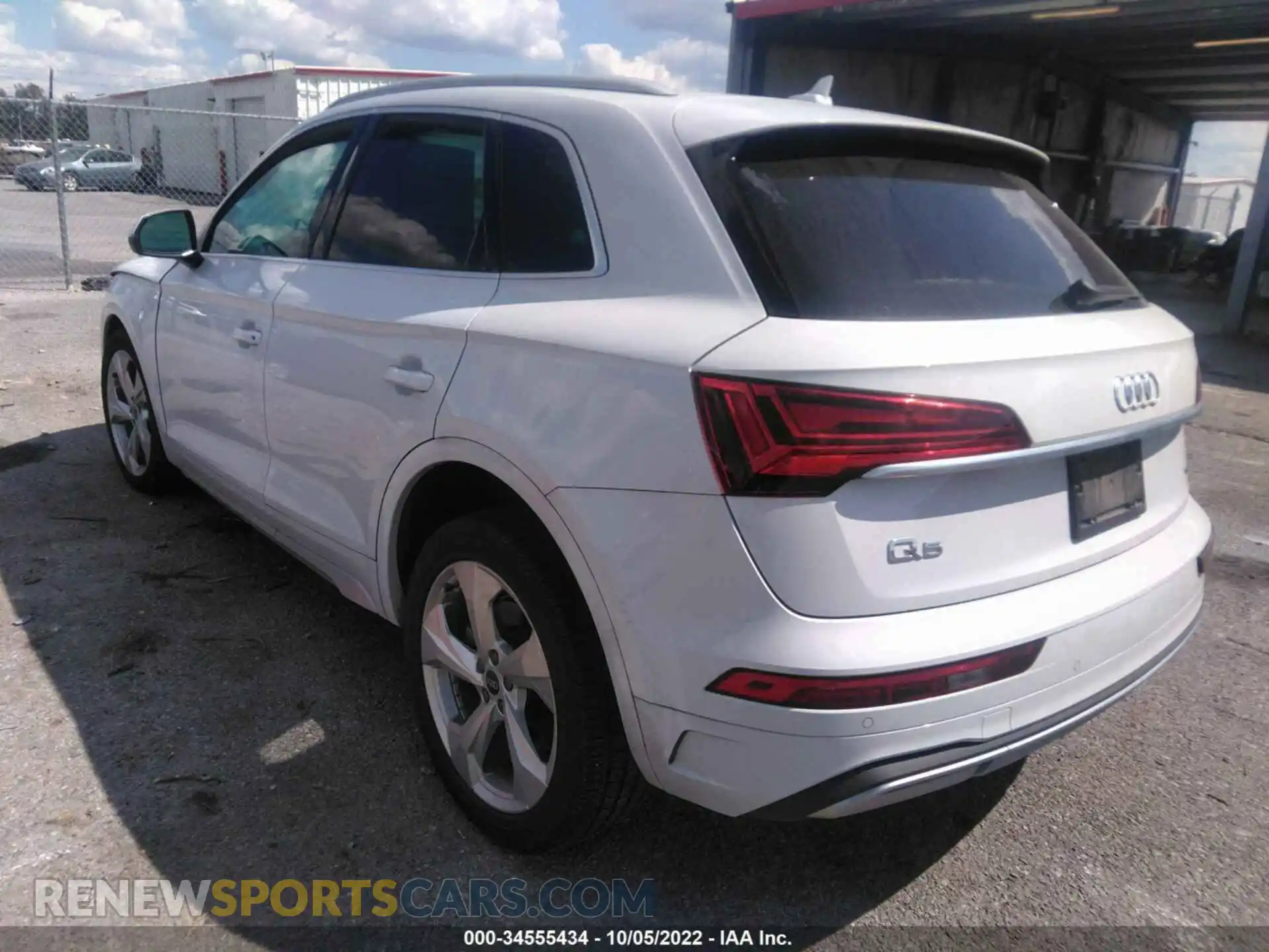 3 Photograph of a damaged car WA1BAAFY7M2015043 AUDI Q5 2021