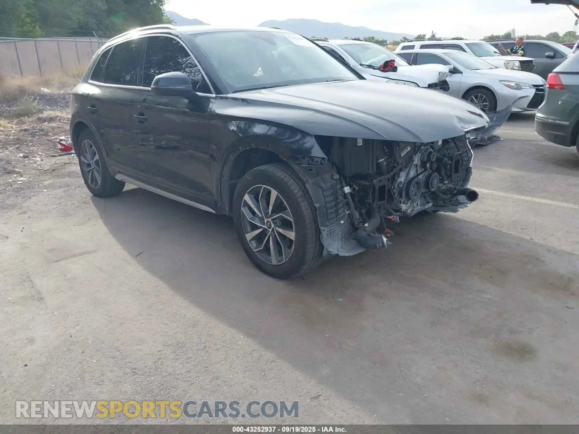 1 Photograph of a damaged car WA1BAAFY8M2006058 AUDI Q5 2021