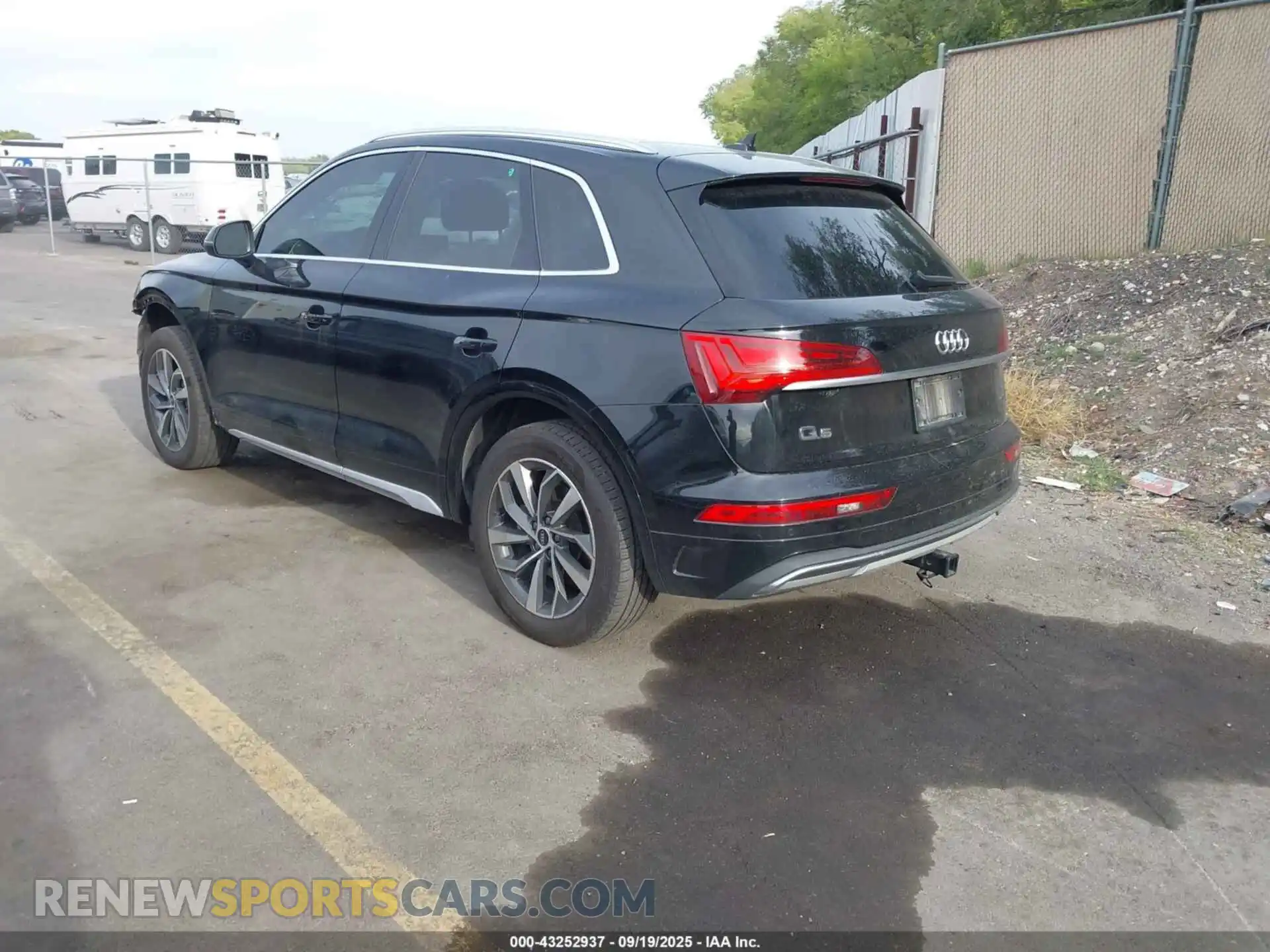 3 Photograph of a damaged car WA1BAAFY8M2006058 AUDI Q5 2021
