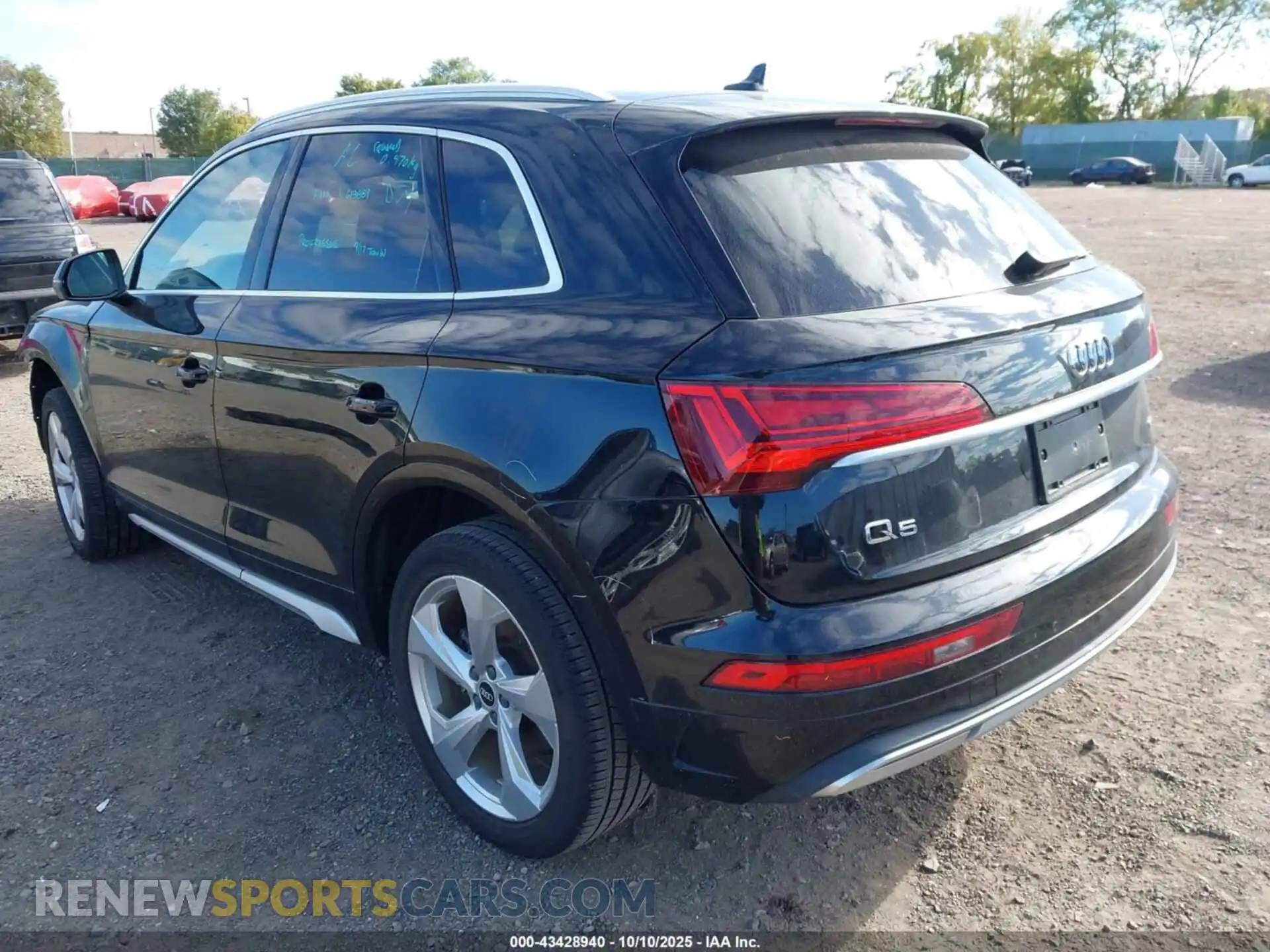 3 Photograph of a damaged car WA1BAAFY8M2137507 AUDI Q5 2021
