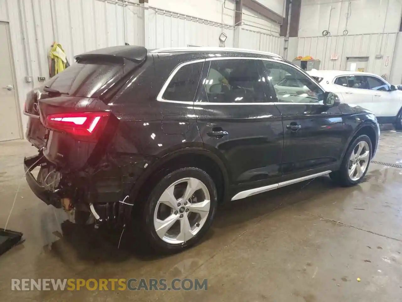 3 Photograph of a damaged car WA1BAAFY9M2070755 AUDI Q5 2021