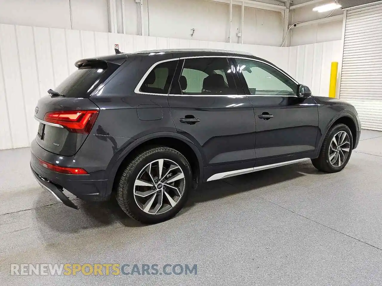 3 fotografías del automóvil dañado WA1BAAFY9M2103950 AUDI Q5 2021