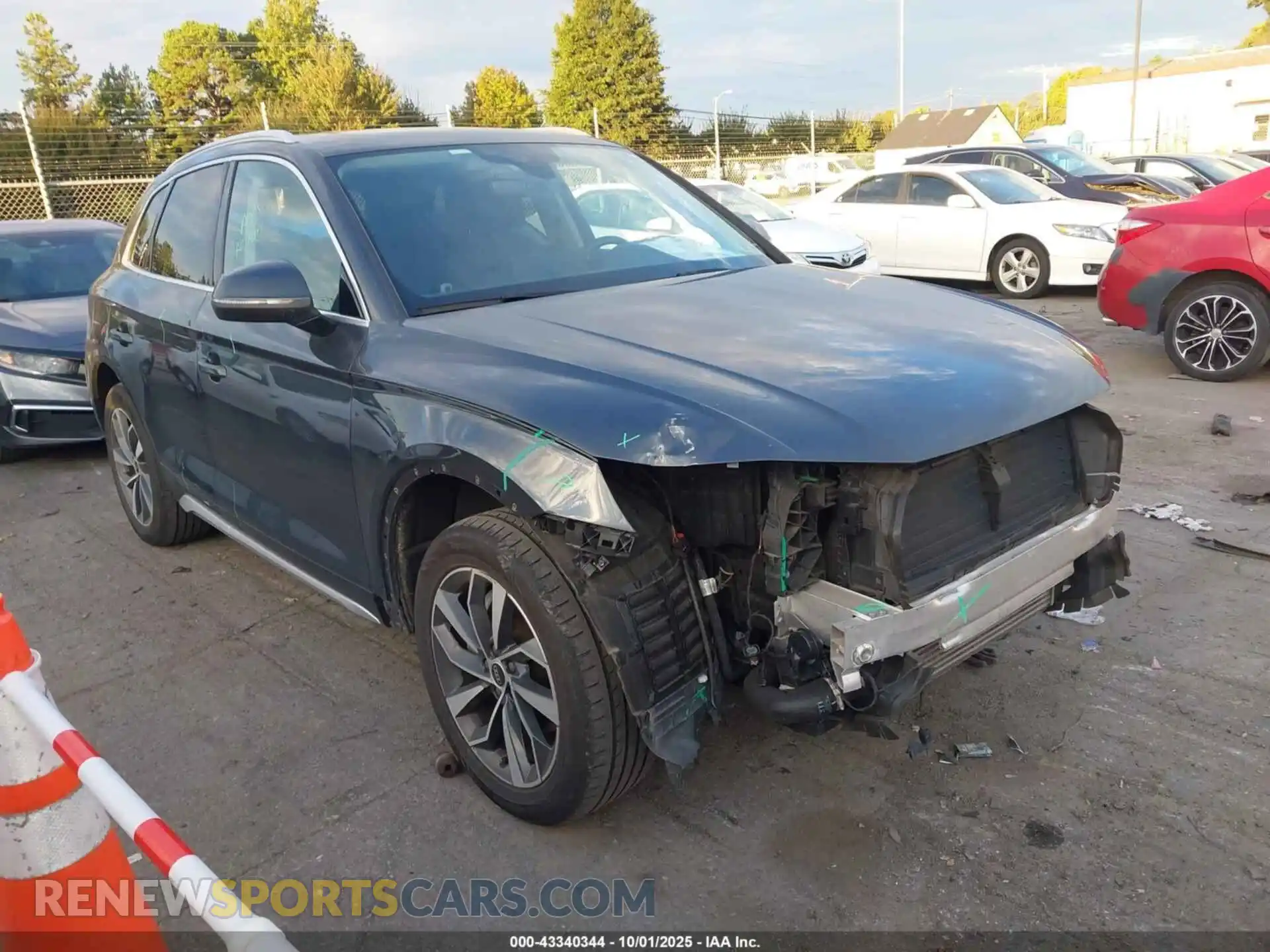 1 Photograph of a damaged car WA1BAAFYXM2042690 AUDI Q5 2021