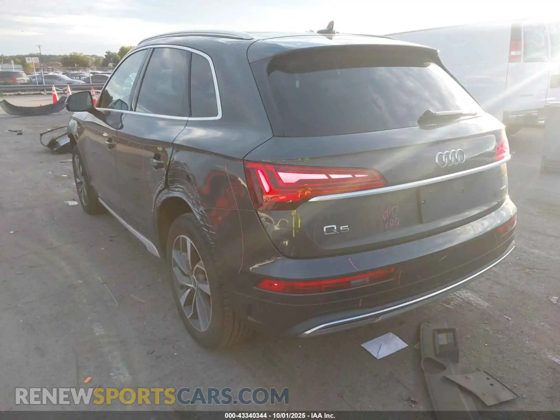 3 Photograph of a damaged car WA1BAAFYXM2042690 AUDI Q5 2021