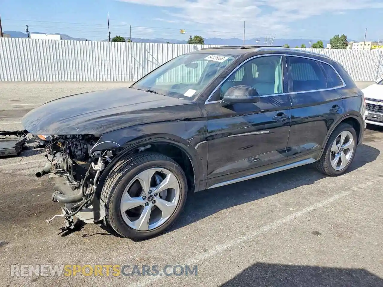 1 Фотография поврежденного автомобиля WA1BAAFYXM2063393 AUDI Q5 2021
