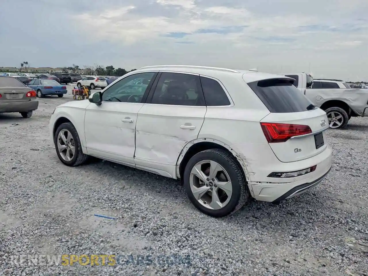 2 fotografías del automóvil dañado WA1BAAFYXM2130641 AUDI Q5 2021