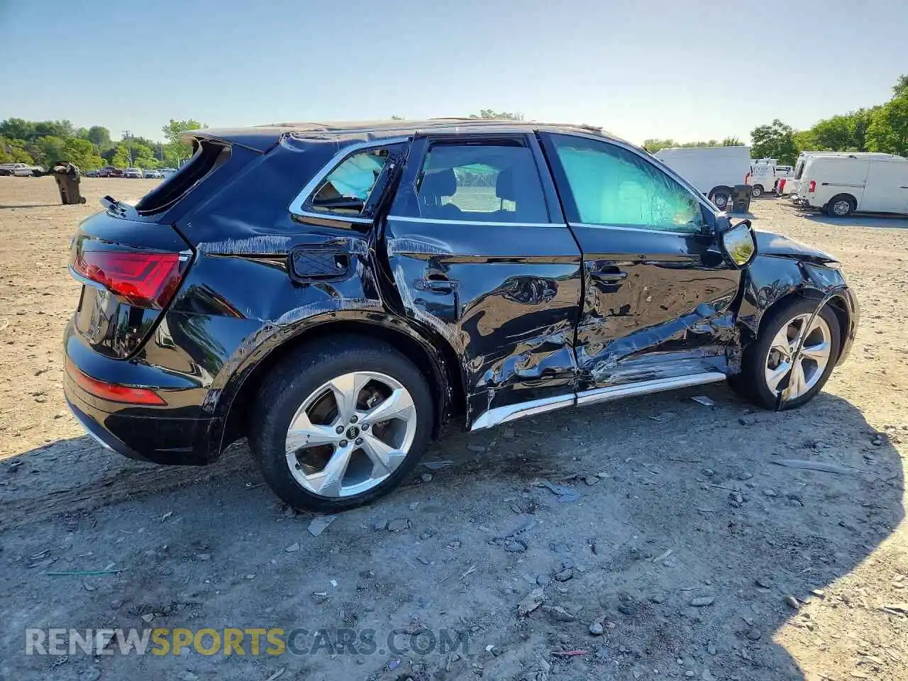 3 Photograph of a damaged car WA1CAAFY0M2032318 AUDI Q5 2021