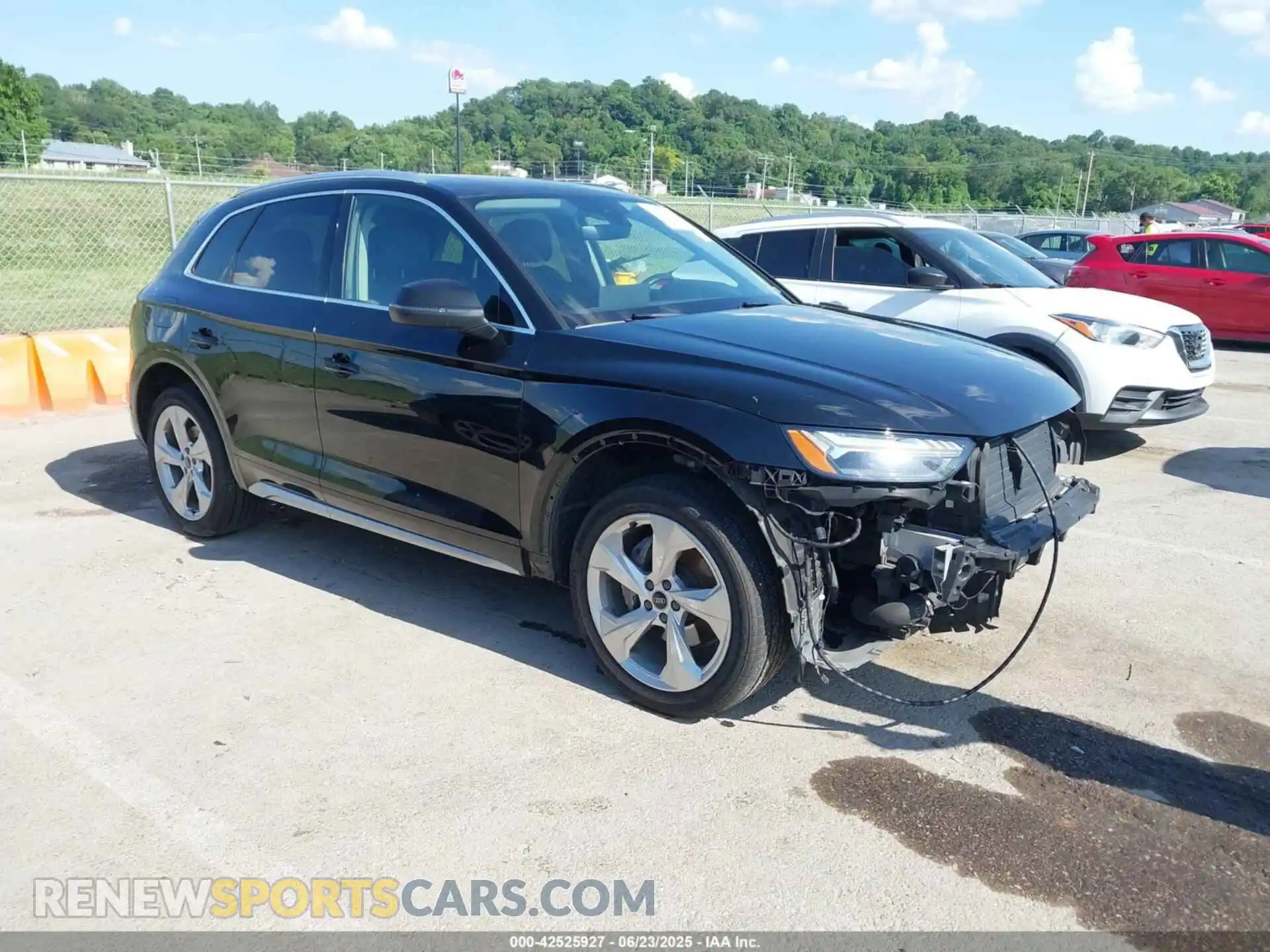 1 Photograph of a damaged car WA1CAAFY1M2008500 AUDI Q5 2021