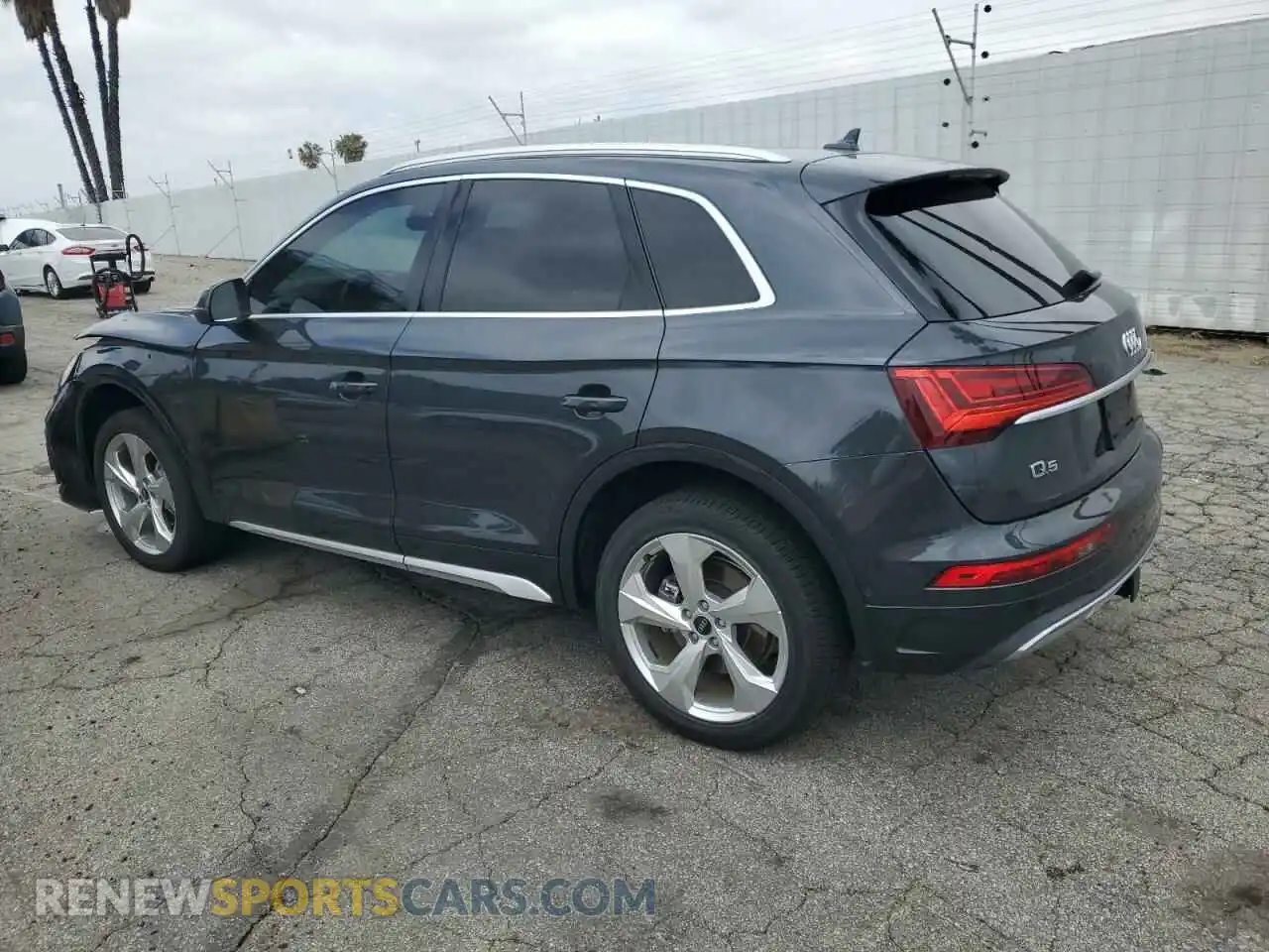 2 Photograph of a damaged car WA1CAAFY3M2062221 AUDI Q5 2021