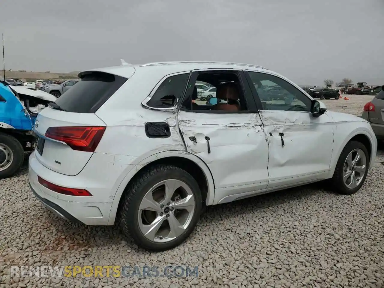 3 Photograph of a damaged car WA1CAAFY4M2039711 AUDI Q5 2021