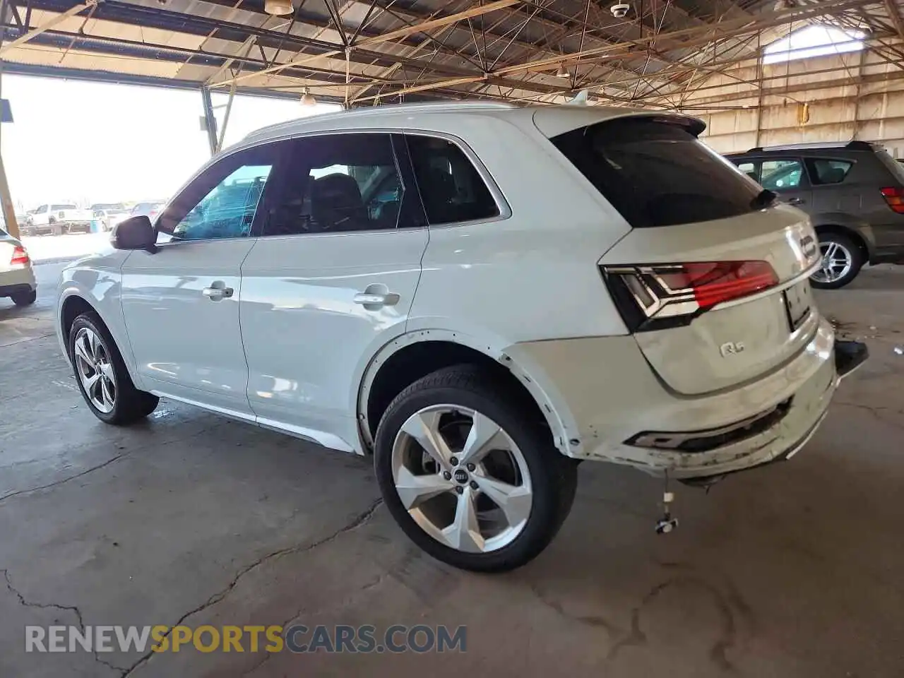 2 Photograph of a damaged car WA1CAAFY5M2022979 AUDI Q5 2021