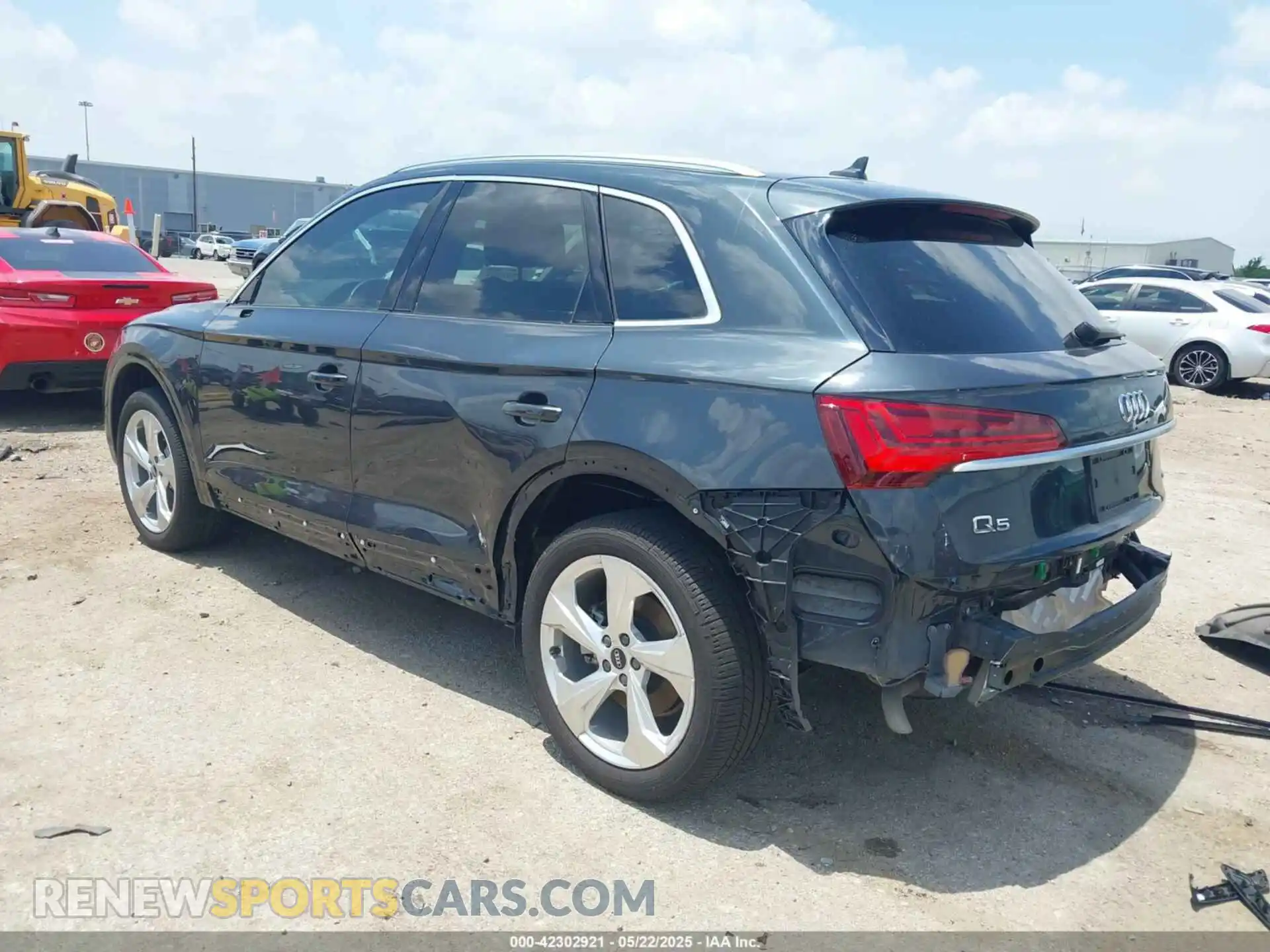 3 Photograph of a damaged car WA1CAAFY6M2114408 AUDI Q5 2021