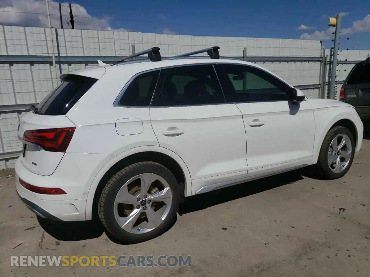 3 Photograph of a damaged car WA1CAAFY7M2020196 AUDI Q5 2021