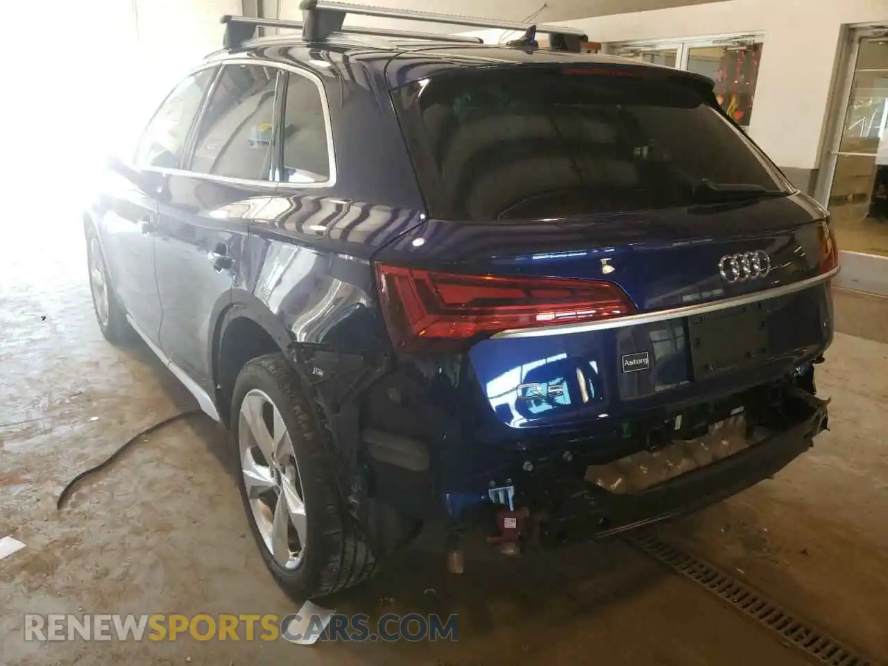 3 Photograph of a damaged car WA1CAAFY8M2021129 AUDI Q5 2021