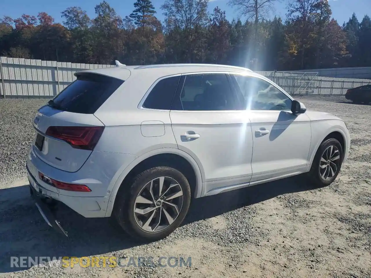 3 Photograph of a damaged car WA1CABFY6M2008949 AUDI Q5 2021