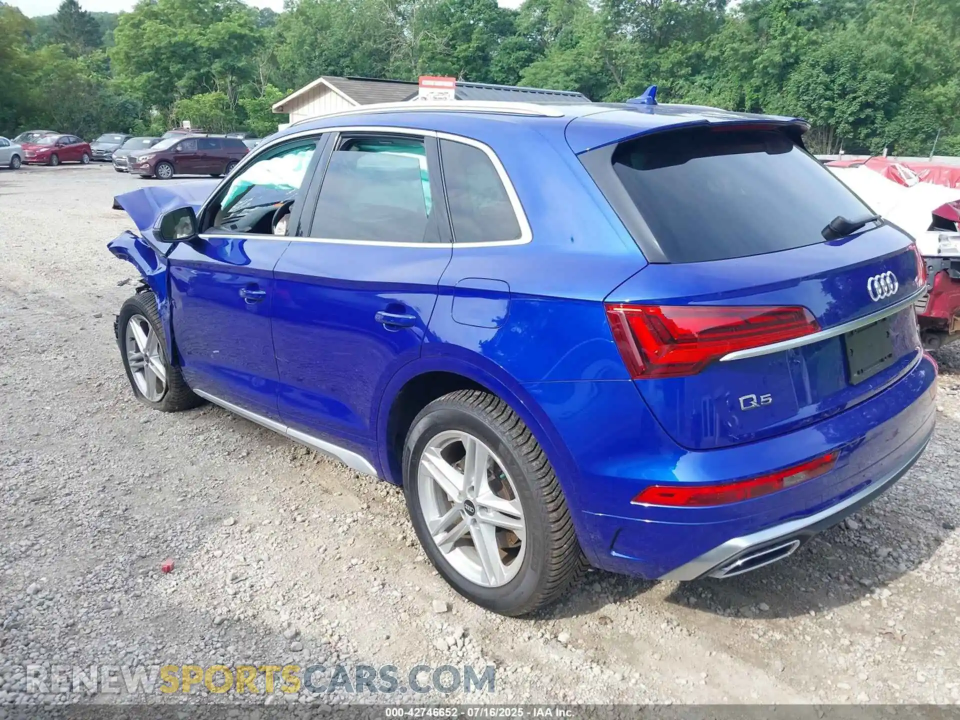 3 Photograph of a damaged car WA1E2AFY0M2053935 AUDI Q5 2021