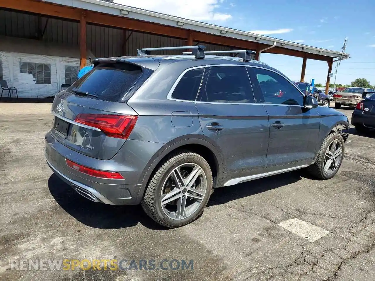 3 Photograph of a damaged car WA1E2AFY2M2109437 AUDI Q5 2021