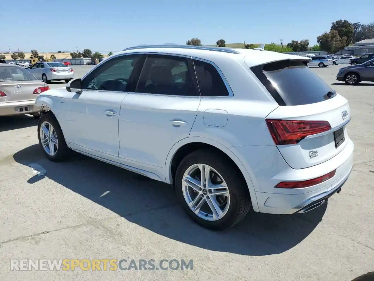2 Photograph of a damaged car WA1E2AFY2M2129560 AUDI Q5 2021
