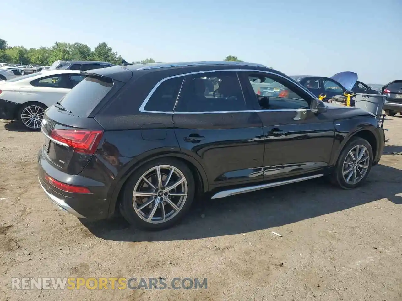 3 Photograph of a damaged car WA1E2AFY4M2043666 AUDI Q5 2021