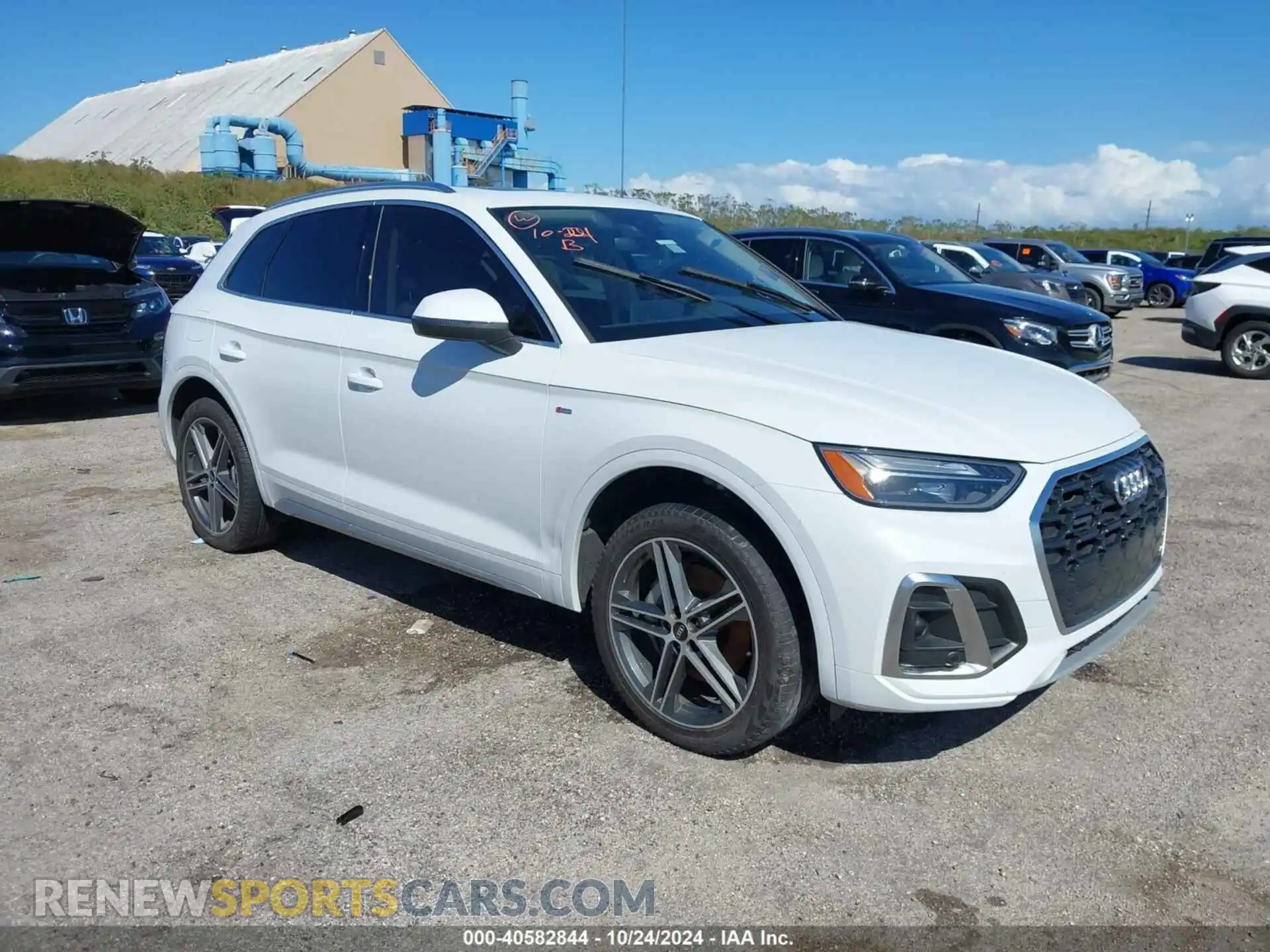 1 Photograph of a damaged car WA1E2AFY5M2133179 AUDI Q5 2021