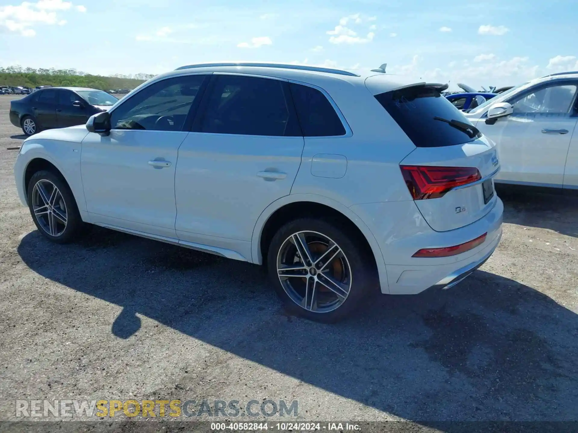 3 Photograph of a damaged car WA1E2AFY5M2133179 AUDI Q5 2021