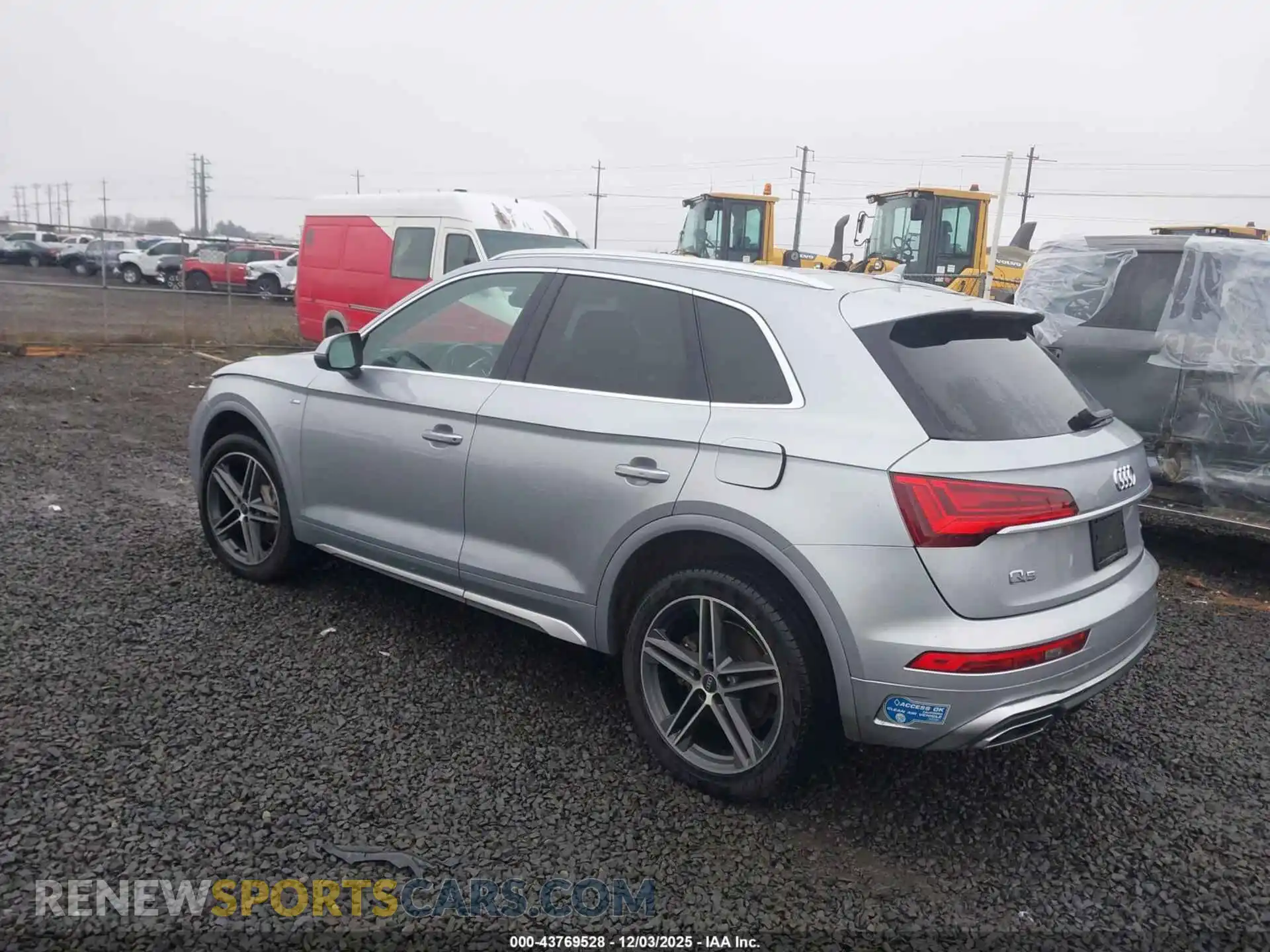 3 Photograph of a damaged car WA1E2AFY7M2042463 AUDI Q5 2021